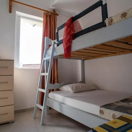 Appartement Dina Almirida